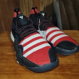 Adidas trae young 2